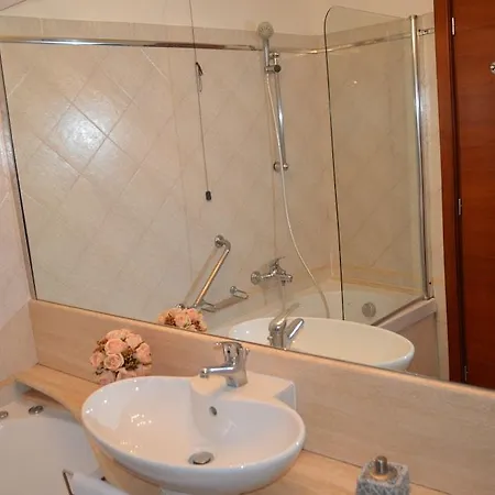 Colle Della Trinita מלון 4*
